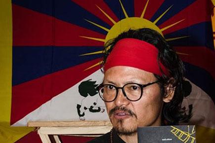 Tibetan activist Tenzin Tsundue detained by the police