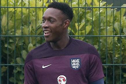 Arsenal sign Manchester United's Danny Welbeck for 16 mil pounds