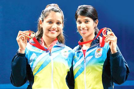 CWG: Indian squash stars Dipika-Joshana win women's doubles gold