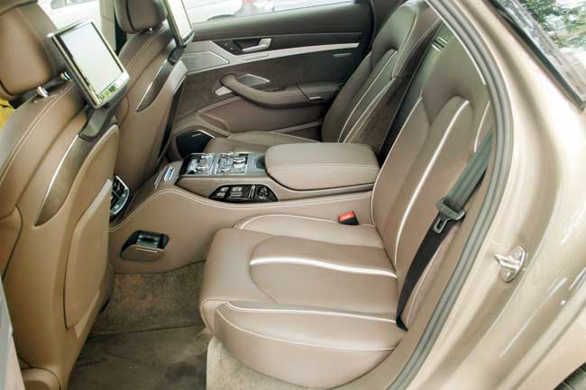 Leg space is generous and you can choose from a variety of massage programmes to relax after a hard day at work 