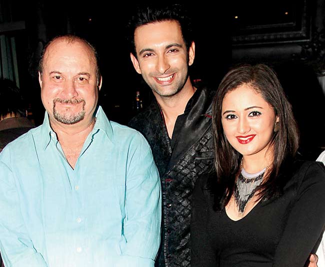 Raju Kher, Nandish Sandhu and Rashmi Desai