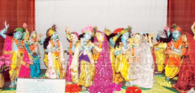 (Above and below right) The dioramas depicting the various festivals where dozens of deities’ dresses are designed but changed twice a year 