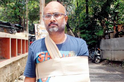 Mumbai biker fractures shoulder, courtesy pothole
