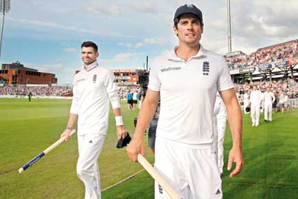 Old Trafford Test: Don't often get 9 wickets in one session, says Cook