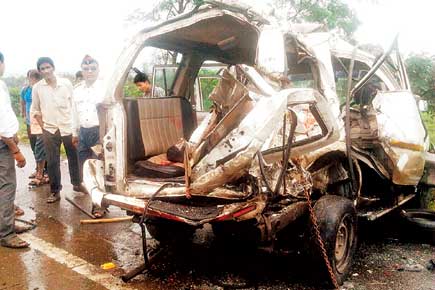 Pune-Mumbai E-way collision kills three