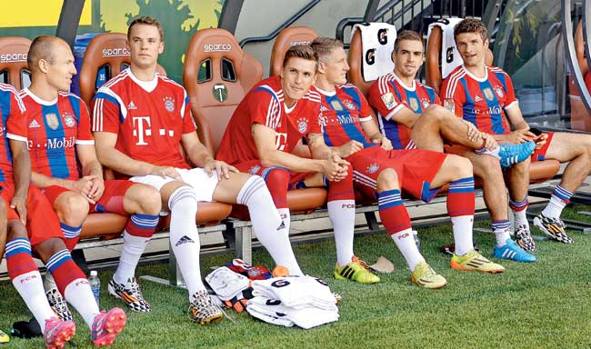 Arjen Robben (extreme left), Manuel Neuer, Tobias Schweinsteiger, Bastian Schweinsteiger, Philipp Lahm and Thomas Muller on the bench during a recent friendly. Pics/Getty Images