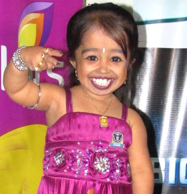World S Smallest Living Woman Jyoti Amge Set To Join American Horror