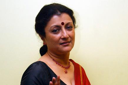 Aparna Sen appears for questioning in Saradha scam