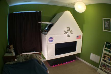 Man builds spaceship in his kid's bedroom!