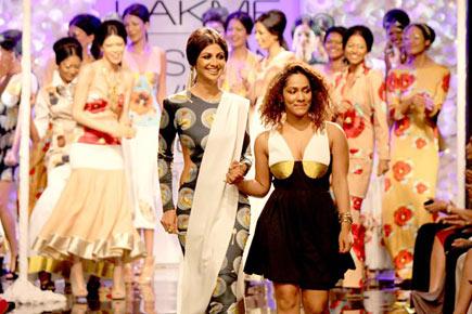 LFW: Masaba Gupta's showstopper Shilpa Shetty grooves with the mood