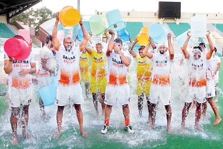 Indian hockey team takes up Ice Bucket Challenge, Sardar nominates Sachin Tendulkar 