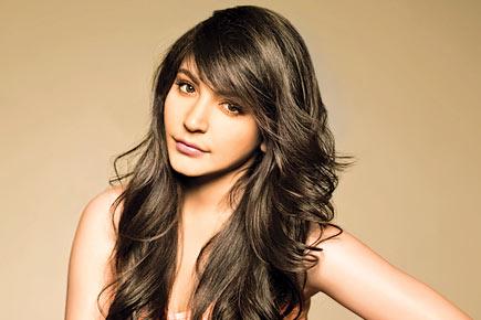 Anushka Sharma to don the transistor in the next 'pk' poster