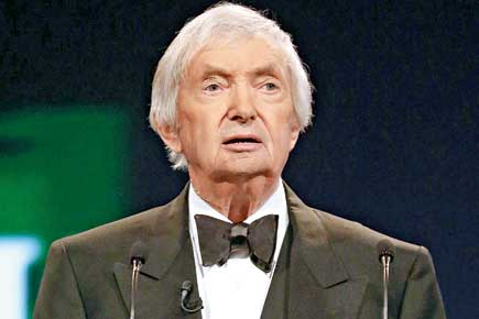 Richie Benaud may commentate from living room for Ind vs Aus series
