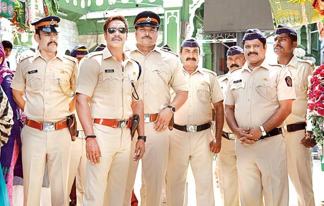 Singham Returns has DCP Bajirao Singham, played by Ajay Devgn, take on corrupt politicians