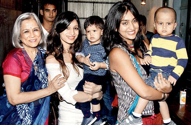(L-RYashodhara Oberoi, Meghna and Priyanka with their kids