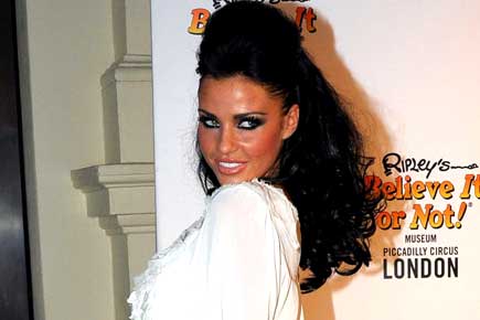Katie Price gives birth to baby girl
