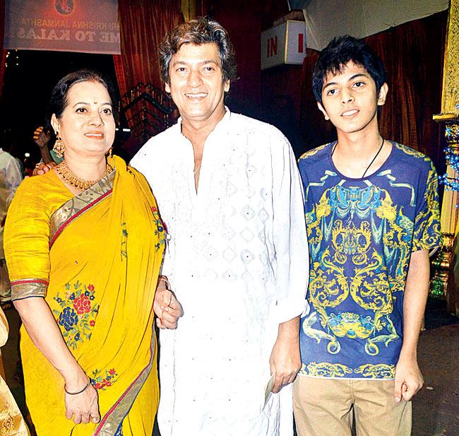 Aadesh Shrivastava with his family
