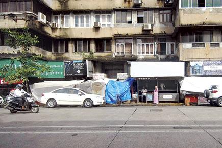 Video: 6 South Mumbai shops robbed, cops say hawkers block patrol view