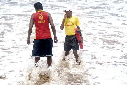 With no rescue equipment, Mumbai lifeguards left high and dry