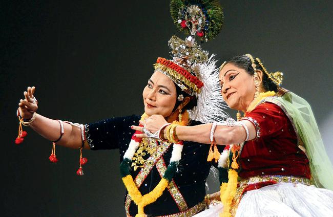 Manipuri dance has both Lasya and Tandava or vigorous movements