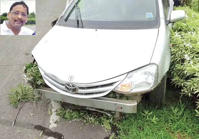 Sampath Iyengar, was travelling on Mumbai-Pune Expressway when a tyre of his car burst while accelerating and the vehicle rammed into the trees on the divider