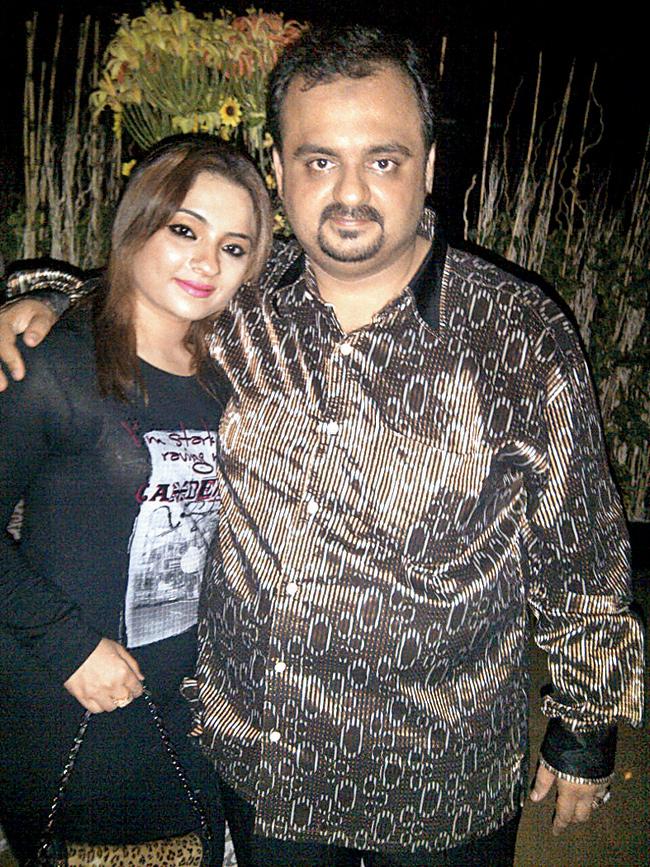 Shadaab Patel with wife, Fabiha