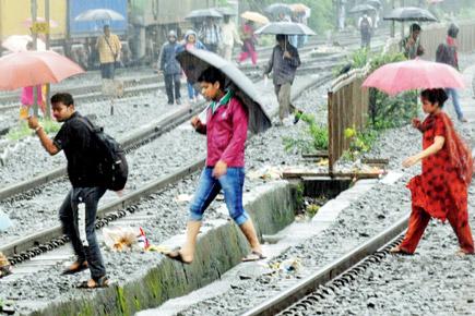In two months, 3,359 caught, 33 jailed for crossing railway tracks in Pune