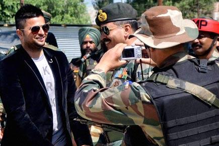 Suresh Raina visits army men at LoC in Jammu and Kashmir