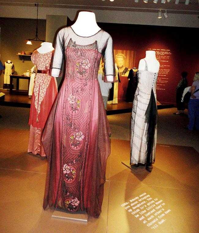 The costumes of the serial span several time periods in England, starting from 1912 and ending at 1922-23