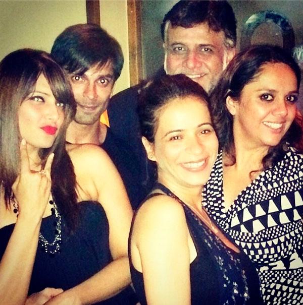 Bipasha Basu and Karan Singh Grover with other members of the film 