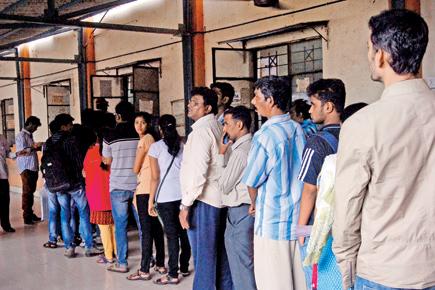 'STALL' stalls learner's licence applicants for 4 hours