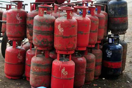 LPG price hiked by Rs 16.50 per cylinder; Jet fuel by 0.6%