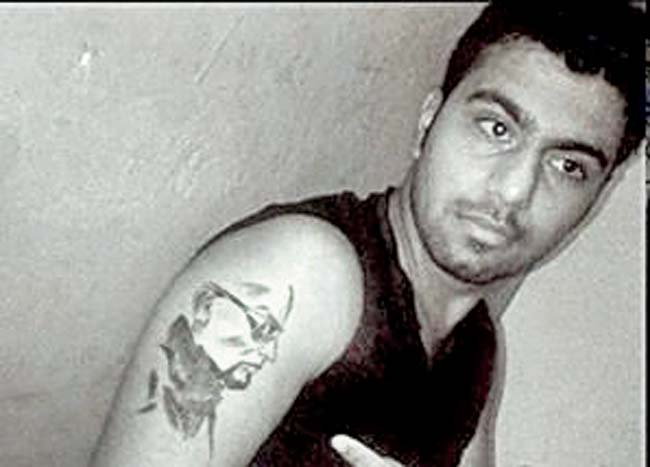 Vishal Gidwani from Jaipur got  Raghu Ram’s picture tattooed on his arm