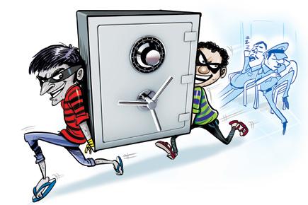 Pune Crime: While guards were sleeping, thieves ran off with a 100-kg safe