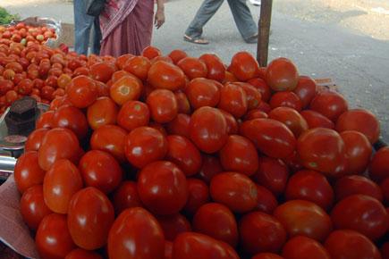 Tomato prices skyrocket to Rs 70/kg,onion at Rs 40/kg in Delhi