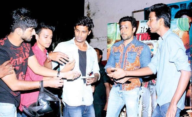 Emraan Hashmi sold tickets at a theatre in order to promote his upcoming film. Pic/Yogen Shah