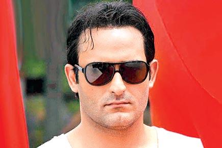Akshaye Khanna getting 'Bombay Samurai' script rewritten