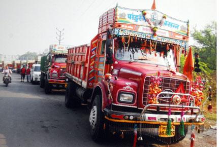 Mumbai transporters threaten to go on strike