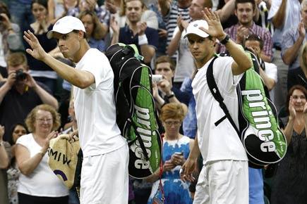 Wimbledon: Bryan bros stunned by first-timers in doubles final