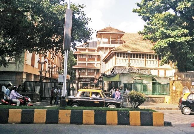 Anushakti Bhawan in Colaba, where the Old Yacht Club is located