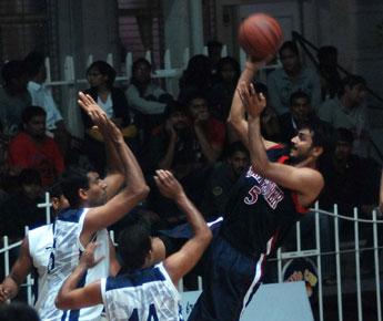 India stun continental giants China in Asian basketball