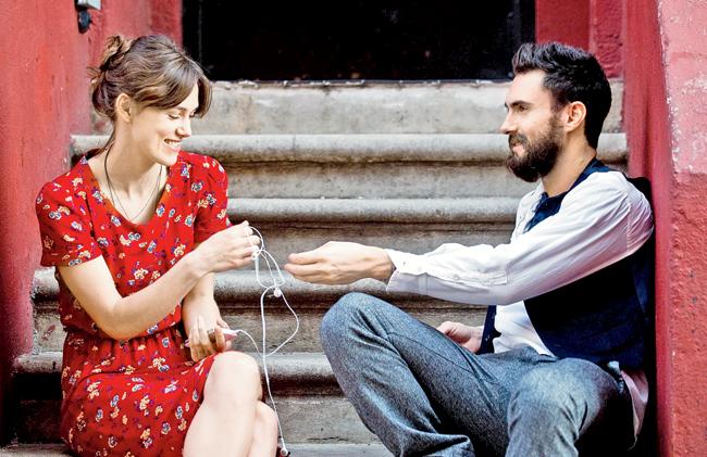 Keira Knightley and Adam Levine in Begin Again