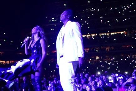 Beyonce, Jay Z sing for Blue Ivy Slide Show on The Run Tour