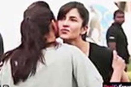 Deepika reacts on viral video of her hugging Katrina