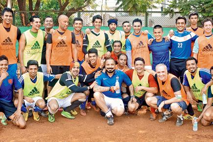 Football fever grips Ranbir Kapoor and Dino Morea