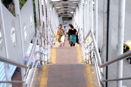60-step climb makes Rs 43-crore South Mumbai skywalk useless