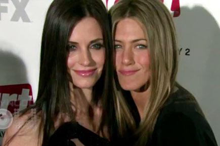 'FRIENDS' reunion turns into accident for Jennifer Aniston, Courtney Cox, Lisa Kudrow