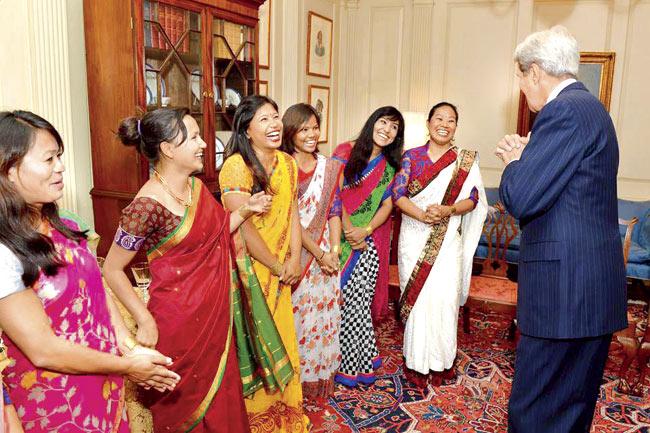 The women’s team with John Kerry