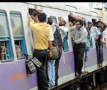 Rail Budget disappointing, say Mumbai commuter bodies