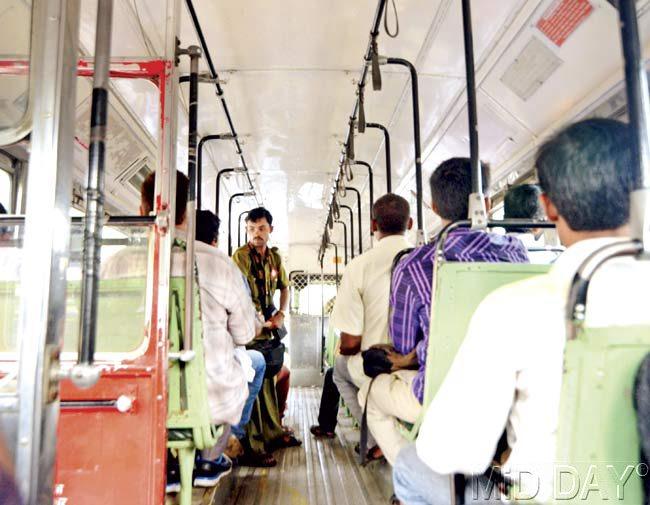 The No> 340 bus is now empty, thanks to the metro being used by commuters. Pic/Kaushik Thanekar